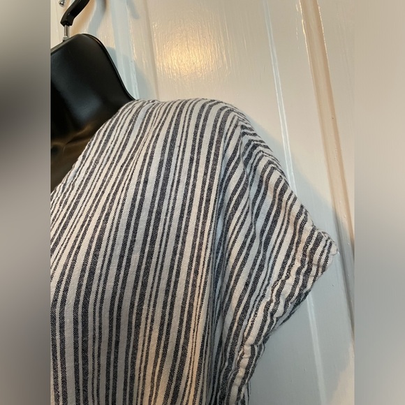 2 for $6 Linen Blend Tie front Top - Picture 2 of 10